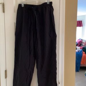 World famous travel smith black pants